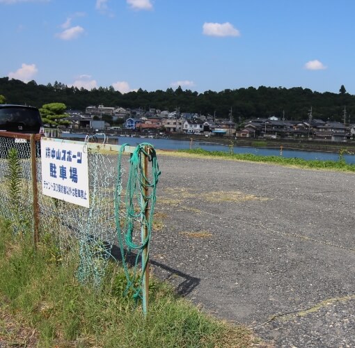 中山スポーツの駐車場